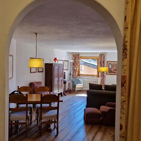 Chesa Bellaval, Haus Rizza Zwei Zimmerwohnung 아파트 실파플라나