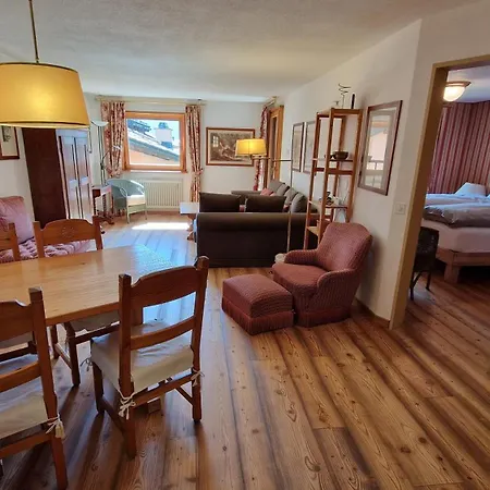 Chesa Bellaval, Haus Rizza Zwei Zimmerwohnung * 실파플라나